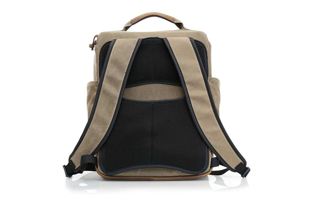 Super comfortable straps and padded back mesh