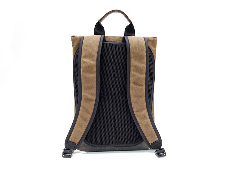 Comfortable straps and padded back mesh